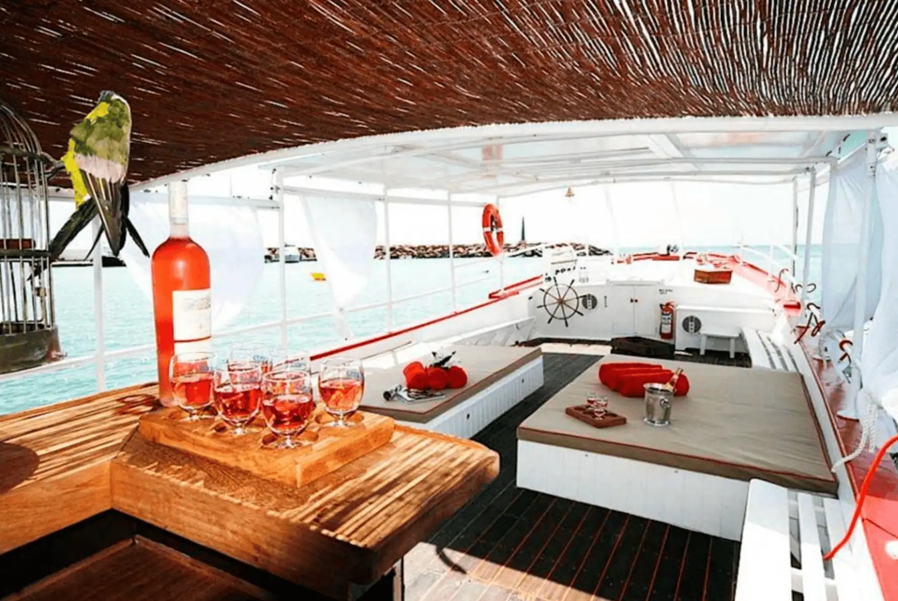 Gezellig houten interieur van Salvador Ibiza